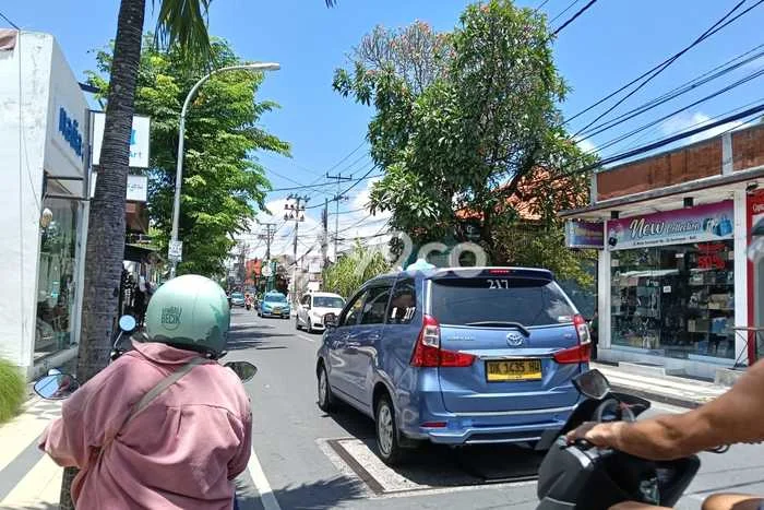FOR RENT! Ruko di Seminyak Cocok untuk Bisnis 66m2 FOR RENT! Ruko di Seminyak Cocok untuk Bisnis 66m2
