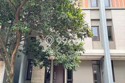 Ready to Use! Luxury House LT 84m2 Desain Modern di BSD Ready to Use! Luxury House LT 84m2 Desain Modern di BSD