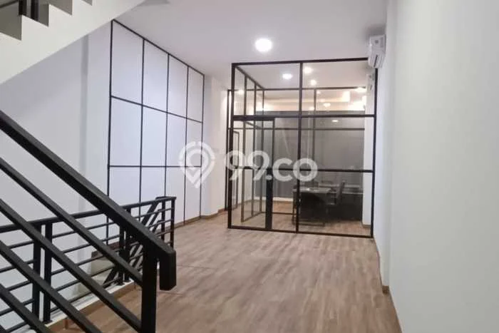 Unit Komersial Disewakan di Jakarta Utara Area Strategis Harga Kompetitif Unit Komersial Disewakan di Jakarta Utara Area Strategis Harga Kompetitif