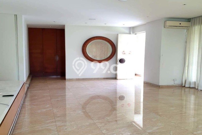 LOKASI STRATEGIS! Rumah di Intercon, Akses ke Tol, 5 KT, Luas 500m² Bangunan 660m² LOKASI STRATEGIS! Rumah di Intercon, Akses ke Tol, 5 KT, Luas 500m² Bangunan 660m²