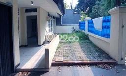 Rumah 4 Kamar Akses Transportasi Umum di Intercon, Jakarta Barat Rumah 4 Kamar Akses Transportasi Umum di Intercon, Jakarta Barat