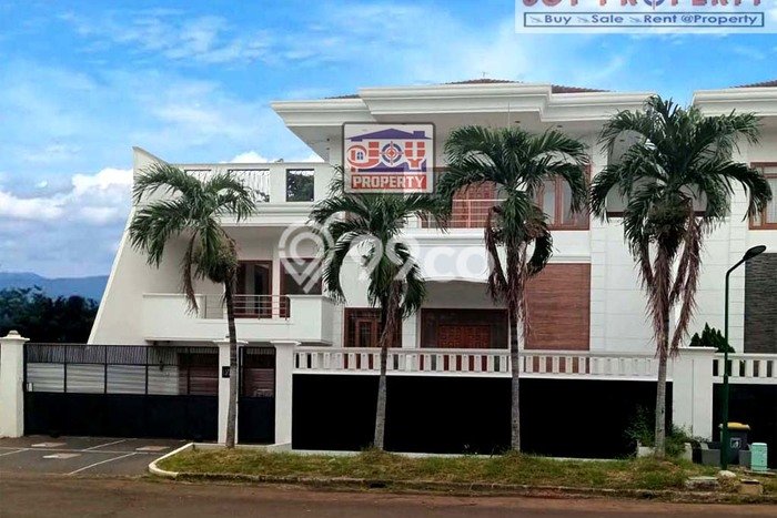 Disewakan! Rumah 5 Kamar Tidur &
4 Kamar Mandi di Intercon, Jakarta Barat Disewakan! Rumah 5 Kamar Tidur &
4 Kamar Mandi di Intercon, Jakarta Barat