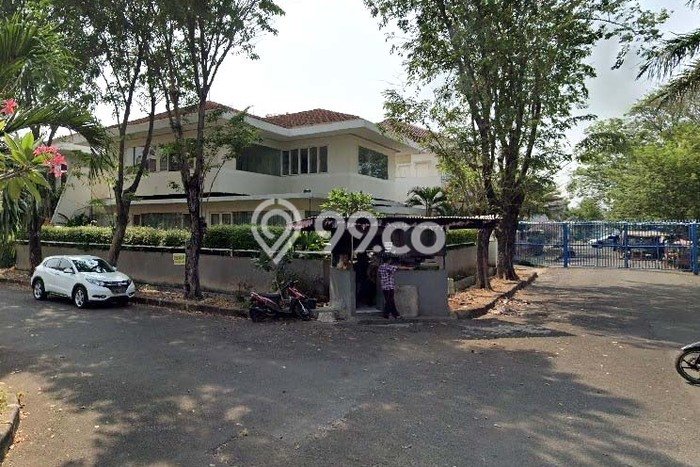 LOKASI STRATEGIS! Rumah di Intercon, Akses ke Tol, 5 KT, Luas 500m² Bangunan 660m² LOKASI STRATEGIS! Rumah di Intercon, Akses ke Tol, 5 KT, Luas 500m² Bangunan 660m²