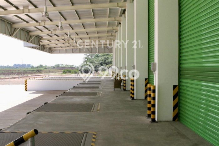 Gudang Komersial Disewakan di Subang Kuningan Luas 20700m2 Gudang Komersial Disewakan di Subang Kuningan Luas 20700m2