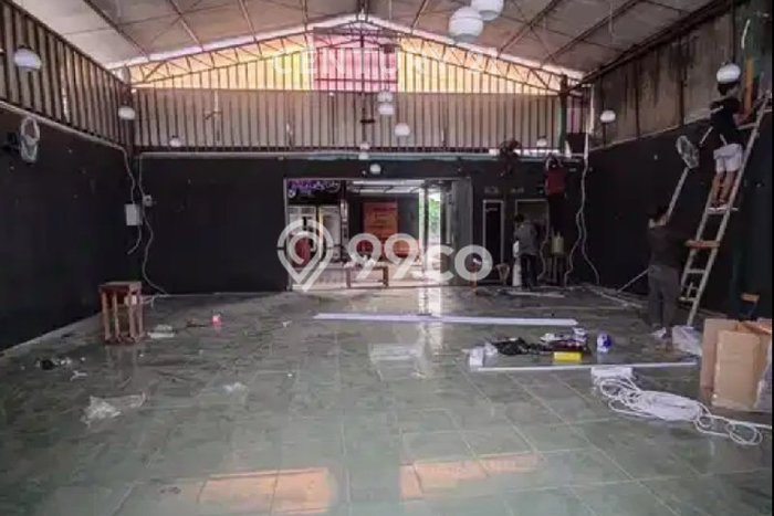 Disewakan Gudang di Kawasan Ramai Serang Cibarusah Luas 300m2 Disewakan Gudang di Kawasan Ramai Serang Cibarusah Luas 300m2