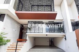 Jual Rumah Luas Megah Dengan View Eksklusif di Kemang, Jakarta Selatan Jual Rumah Luas Megah Dengan View Eksklusif di Kemang, Jakarta Selatan