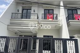Rumah Eksklusif Dijual LT 126m2 di Duren Sawit, Jakarta Timur Rumah Eksklusif Dijual LT 126m2 di Duren Sawit, Jakarta Timur