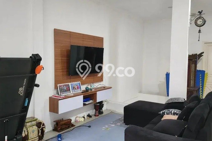 For Sale Hunian Rumah Terawat 5 Kamar di Pondok Kelapa, Jakarta Timur For Sale Hunian Rumah Terawat 5 Kamar di Pondok Kelapa, Jakarta Timur