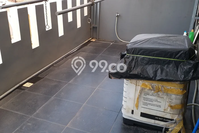 Rumah Elit Modern Tanpa Renovasi di Taman Palem Jakarta Barat Rumah Elit Modern Tanpa Renovasi di Taman Palem Jakarta Barat
