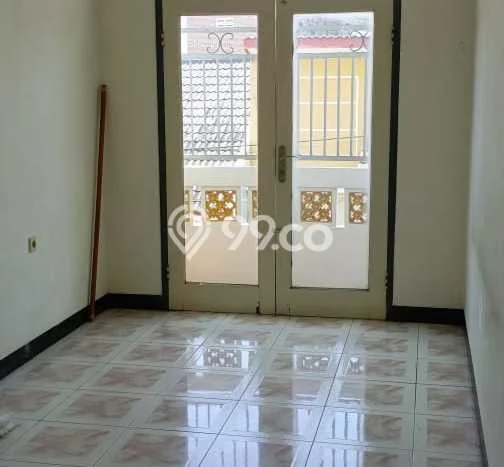 Disewakan Cepat Rumah Kondisi Baik di Area Banyumanik, Semarang Disewakan Cepat Rumah Kondisi Baik di Area Banyumanik, Semarang