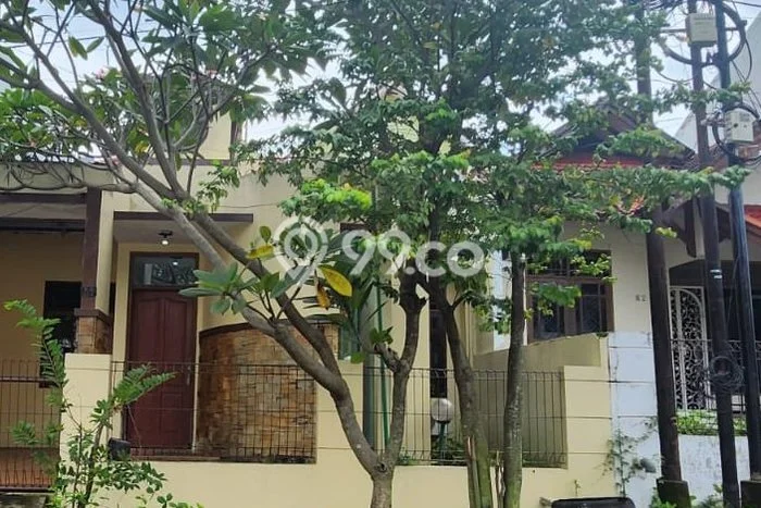 Disewakan! Rumah 3 Kamar Tidur &
2 Kamar Mandi di Srondol, Semarang Disewakan! Rumah 3 Kamar Tidur &
2 Kamar Mandi di Srondol, Semarang
