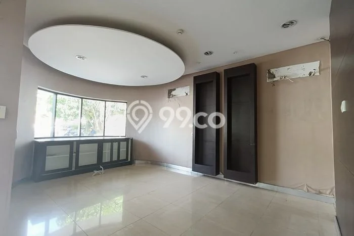 Unit Kantor Disewakan di Simpang Lima di Area Ramai & Strategis Unit Kantor Disewakan di Simpang Lima di Area Ramai & Strategis