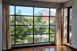 Rumah Modern Cantik 4 Kamar Siap Huni di Banyumanik Rumah Modern Cantik 4 Kamar Siap Huni di Banyumanik