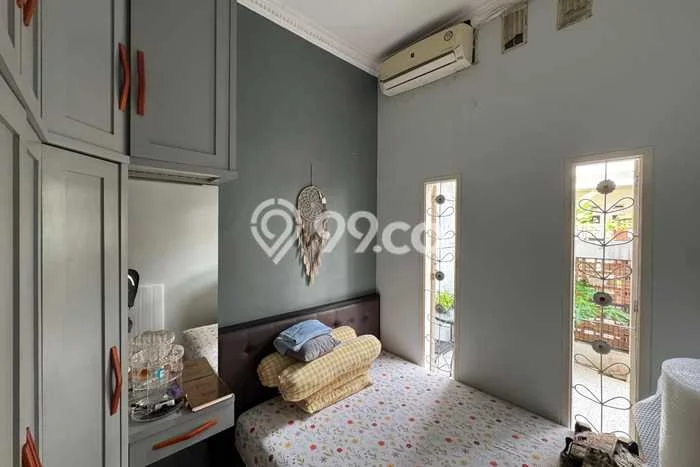 Dijual Rumah Eksklusif 4 KT di Pondok Bambu, Jakarta Timur Dijual Rumah Eksklusif 4 KT di Pondok Bambu, Jakarta Timur
