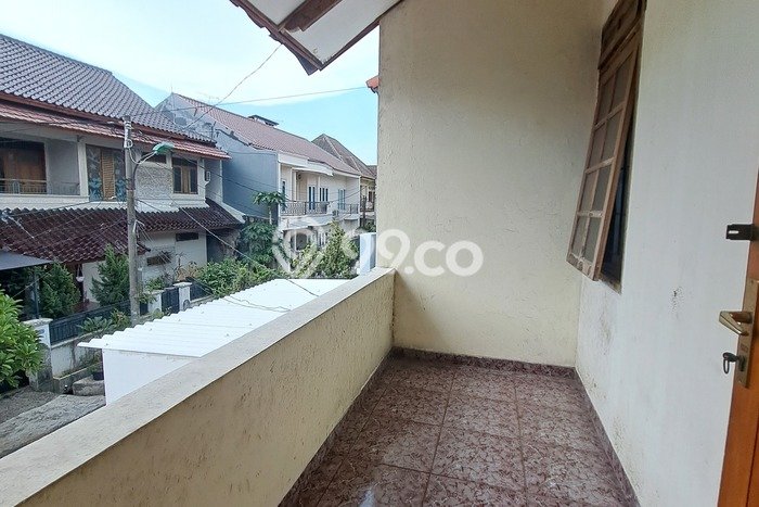 Rumah Elit Modern Tanpa Renovasi di Pulomas Jakarta Timur Rumah Elit Modern Tanpa Renovasi di Pulomas Jakarta Timur