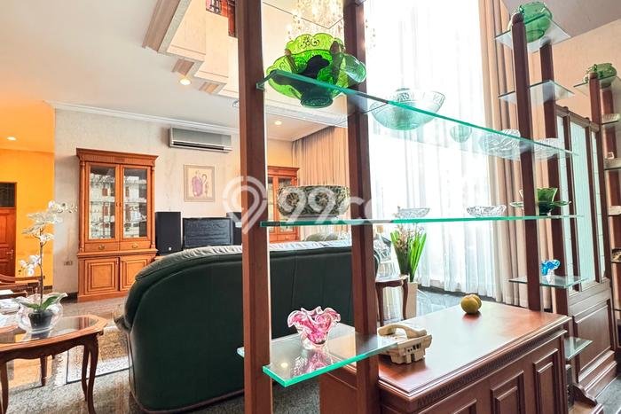 Siap Huni Hunian Elit 5 Kamar di Kebon Jeruk Dekat ke Mana Saja Siap Huni Hunian Elit 5 Kamar di Kebon Jeruk Dekat ke Mana Saja