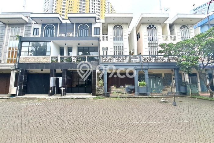 Ruko disewakan di Curug Tangerang dengan luas bangunan 225m2 Ruko disewakan di Curug Tangerang dengan luas bangunan 225m2