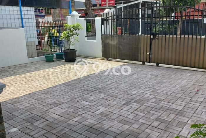 Ruko Disewa di Jakarta Barat dengan LB 80m2 Area Komersial Ramai Ruko Disewa di Jakarta Barat dengan LB 80m2 Area Komersial Ramai