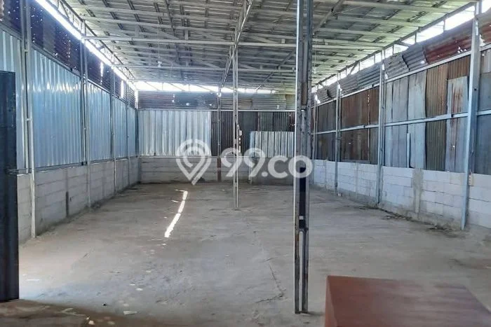 Gudang Komersial Disewakan di Cengkareng Jakarta Barat Luas 200m2 Gudang Komersial Disewakan di Cengkareng Jakarta Barat Luas 200m2