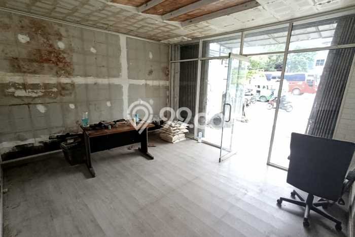Ruko disewakan lokasi strategis Serpong Utara Tangerang Selatan 130m2 Ruko disewakan lokasi strategis Serpong Utara Tangerang Selatan 130m2