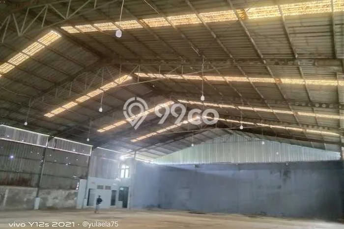 Gudang Disewa di Jakarta Barat dengan LB 3043m2 Area Komersial Ramai Gudang Disewa di Jakarta Barat dengan LB 3043m2 Area Komersial Ramai