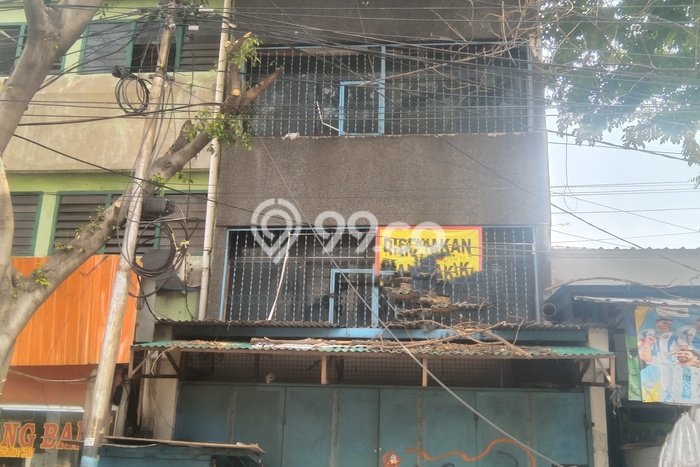 Disewakan Ruko di Kawasan Ramai Roxy Luas 300m2 Disewakan Ruko di Kawasan Ramai Roxy Luas 300m2