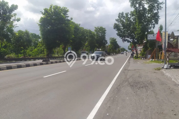 Unit Ruko disewakan di Mlati Sleman dengan LT 435m2 / LB 300m2 Unit Ruko disewakan di Mlati Sleman dengan LT 435m2 / LB 300m2