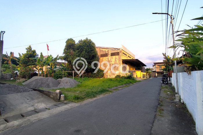 Tanah Kosong Dijual di Sleman dengan Area 654m2 Tanah Kosong Dijual di Sleman dengan Area 654m2