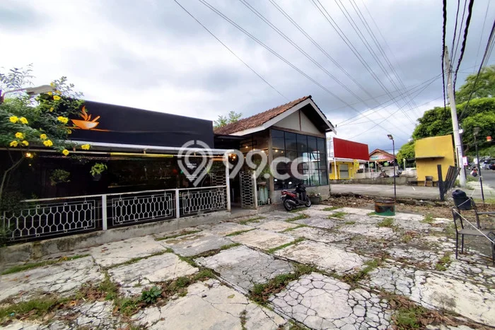 Komersial disewakan di Depok Sleman dengan luas bangunan 120m2 Komersial disewakan di Depok Sleman dengan luas bangunan 120m2