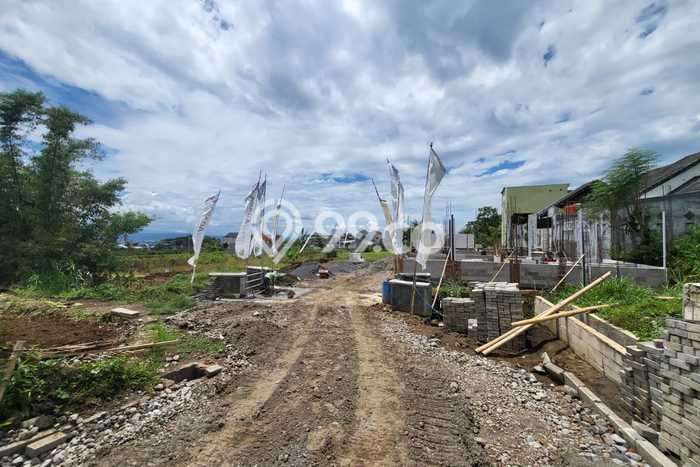 Rumah Luas Asri 10 KT Siap Pakai di Merjosari Malang Rumah Luas Asri 10 KT Siap Pakai di Merjosari Malang