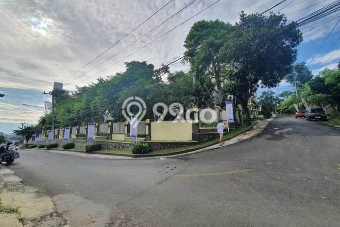 Hunian Cantik Modern Lb 144m2 di Dau, Malang Hunian Cantik Modern Lb 144m2 di Dau, Malang