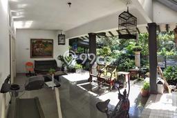 Hunian Elit LB 200m2 Siap Huni Desain Elegan di Bintaro, Tangerang Selatan Hunian Elit LB 200m2 Siap Huni Desain Elegan di Bintaro, Tangerang Selatan