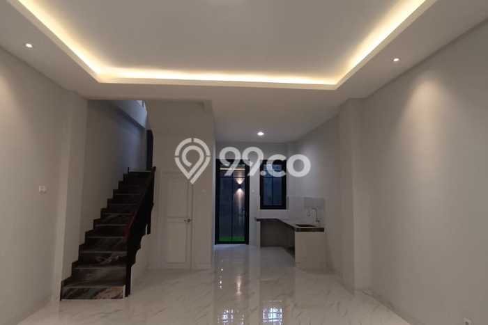 Ruko Dijual di Jakarta Barat LT 87m2 & LB 200m2 Lokasi Terbaik! Ruko Dijual di Jakarta Barat LT 87m2 & LB 200m2 Lokasi Terbaik!