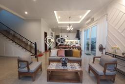 For Sale! Luxury House LT 221m2 Desain Modern di BSD For Sale! Luxury House LT 221m2 Desain Modern di BSD