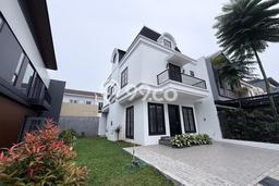 Rumah Luxury Modern Tanpa Renovasi di BSD City Tangerang Rumah Luxury Modern Tanpa Renovasi di BSD City Tangerang