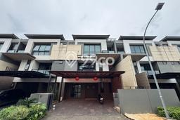 Jual Rumah Luas Elegan Dengan View Eksklusif di BSD, Tangerang Jual Rumah Luas Elegan Dengan View Eksklusif di BSD, Tangerang
