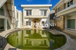 Dijual Hotel Area Komersial Kawasan Kuta, Luas 1070m2m², Jalan Utama Dijual Hotel Area Komersial Kawasan Kuta, Luas 1070m2m², Jalan Utama