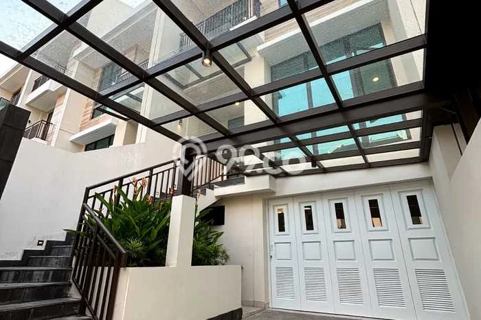 Ready to Use! Premium House LT 146m2 Desain Elegan di Pondok Indah Ready to Use! Premium House LT 146m2 Desain Elegan di Pondok Indah