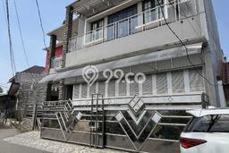 Rumah Elit LB 798m2 Siap Pakai Desain Elegan di Jatiwaringin, Bekasi Rumah Elit LB 798m2 Siap Pakai Desain Elegan di Jatiwaringin, Bekasi