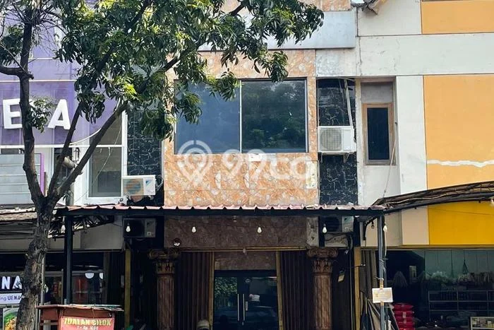 Ruko Dijual di Tangerang Selatan LT 100m2 & LB 300m2 Lokasi Terbaik! Ruko Dijual di Tangerang Selatan LT 100m2 & LB 300m2 Lokasi Terbaik!