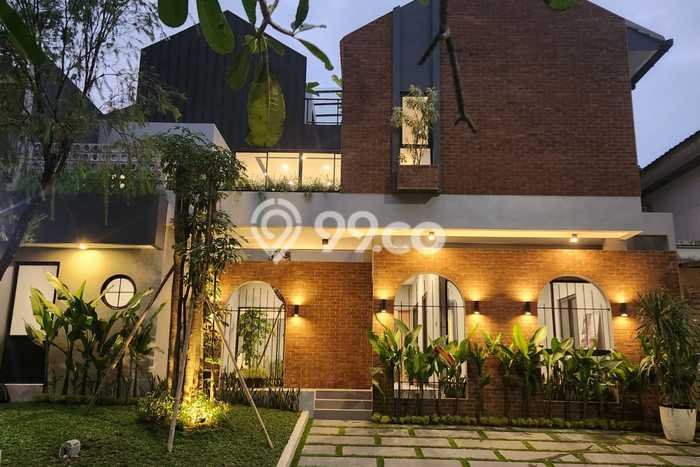 Dijual Rumah Mewah Elegan Dengan View Cantik di BSD, Tangerang Dijual Rumah Mewah Elegan Dengan View Cantik di BSD, Tangerang