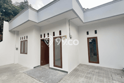 Rumah Luas Asri 4 KT Siap Pakai di Tanjung Barat Jakarta Selatan Rumah Luas Asri 4 KT Siap Pakai di Tanjung Barat Jakarta Selatan