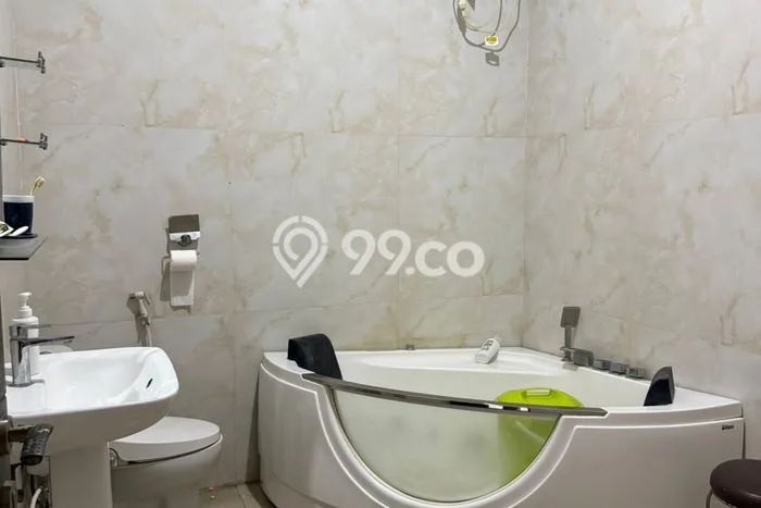 Rumah Luas Asri 4 KT Siap Pakai di Bintaro Tangerang Selatan Rumah Luas Asri 4 KT Siap Pakai di Bintaro Tangerang Selatan