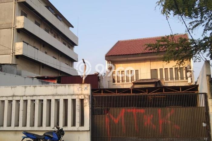 Ruko Dijual di Kembangan Jakarta Barat dengan LB 400m2 Ruko Dijual di Kembangan Jakarta Barat dengan LB 400m2