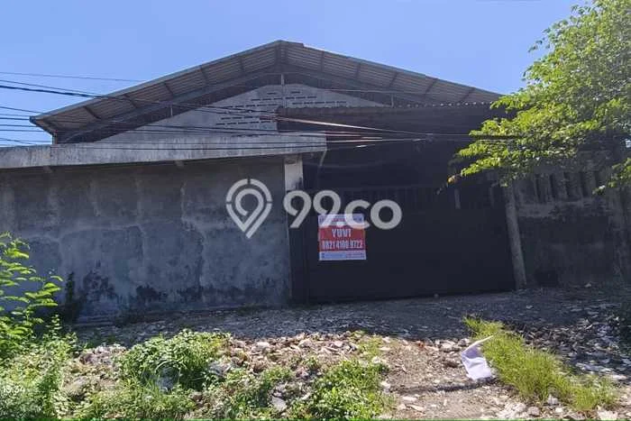 Unit Gudang Paling Strategis di Lakarsantri Surabaya dengan LB 320m2 Unit Gudang Paling Strategis di Lakarsantri Surabaya dengan LB 320m2
