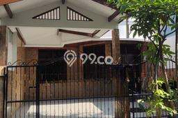 Rumah Modern Cantik 5 KT Siap Huni di Kelapa Gading Rumah Modern Cantik 5 KT Siap Huni di Kelapa Gading