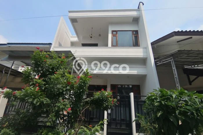 Rumah Sewa Jakarta Barat LT 141m2 LB 200m2 Area Tanjung Duren Rumah Sewa Jakarta Barat LT 141m2 LB 200m2 Area Tanjung Duren