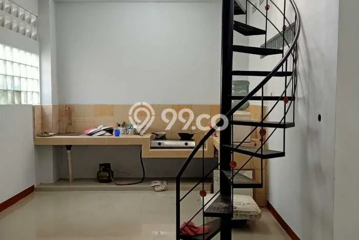 Dijual Segera Kost 12 Kamar, 6 Kamar Mandi di Cimanggis, Depok, Luas 250m2 Dijual Segera Kost 12 Kamar, 6 Kamar Mandi di Cimanggis, Depok, Luas 250m2
