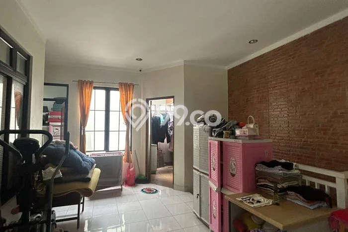Rumah Modern 5 KT di Graha Raya Tangerang Semi Furnished Rumah Modern 5 KT di Graha Raya Tangerang Semi Furnished