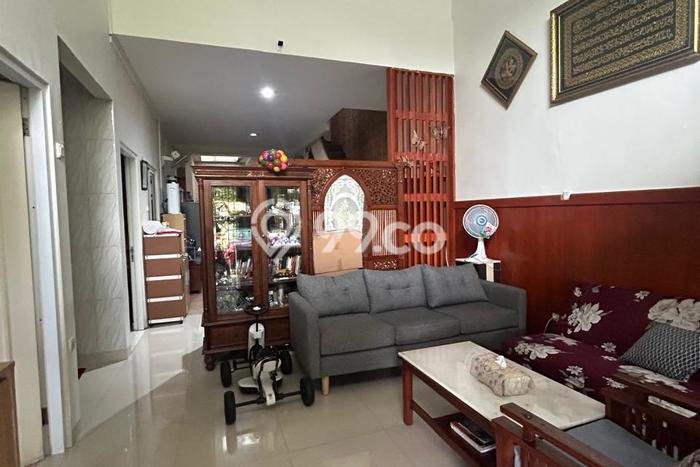 Rumah Modern 5 KT di Graha Raya Tangerang Semi Furnished Rumah Modern 5 KT di Graha Raya Tangerang Semi Furnished
